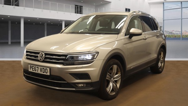 VOLKSWAGEN Tiguan